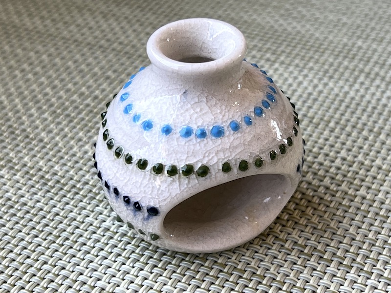 輪果窯」のアイヌ文様の陶器（陶芸体験あり） | タント•タンタ•シラオイ